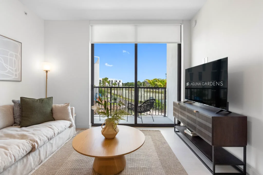 img-pictureyourselfhere-12